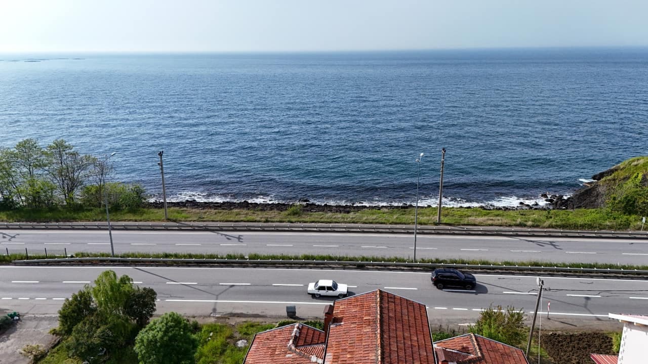 Villamore Trabzon — Çarşıbaşı'nda denize sıfır triplex villa, karşıda Karadeniz sahili